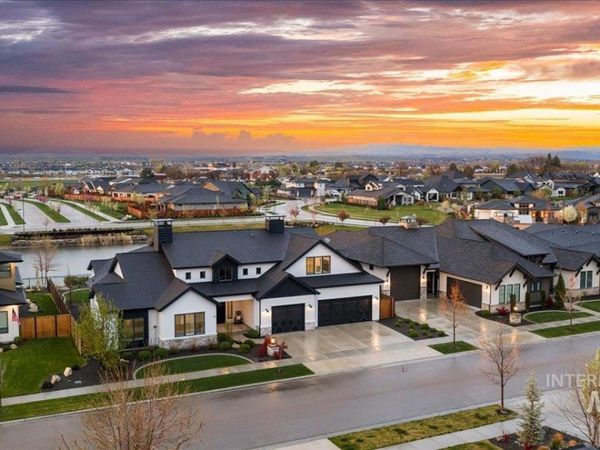 7896 W Deerfawn Ln, Eagle, ID 83616