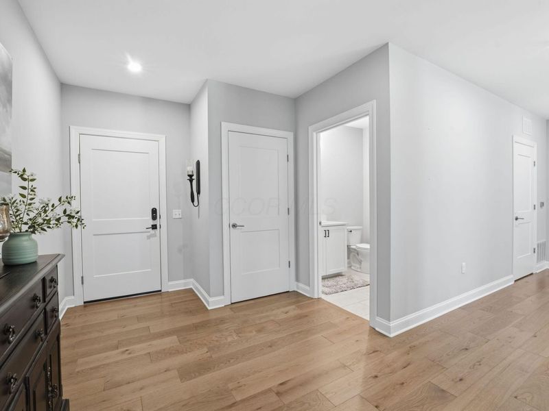 5211 Highpointe Lakes Drive , Unit 105, Westerville, OH 43081 Photo 5