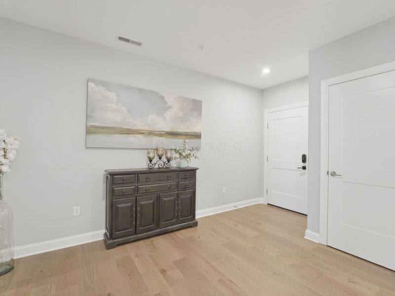 5211 Highpointe Lakes Drive , Unit 105, Westerville, OH 43081 Photo 7