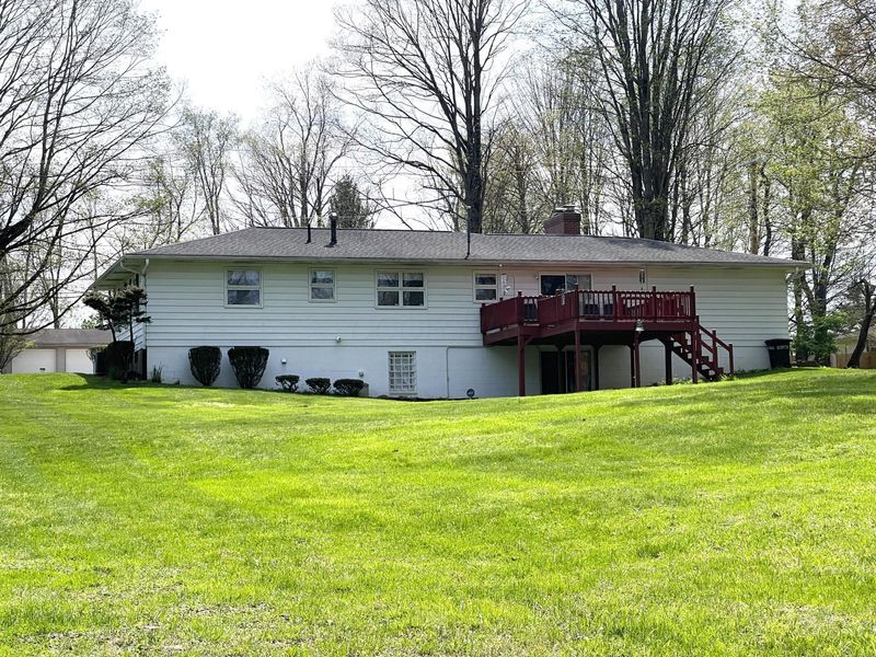 1555 New Gambier Road, Mount Vernon, OH 43050 Photo 3