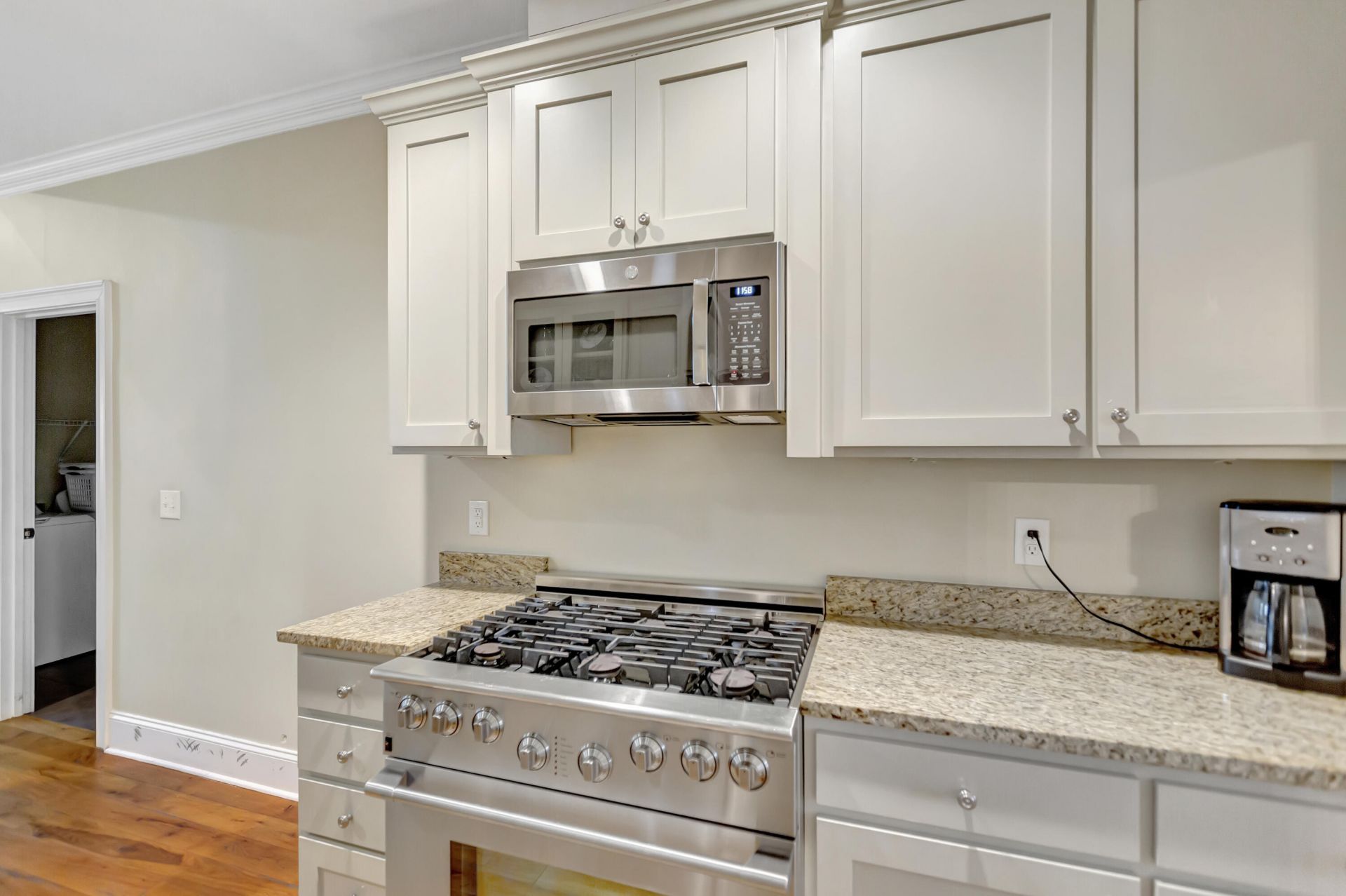 1050 Phillips Park Drive Photo 11