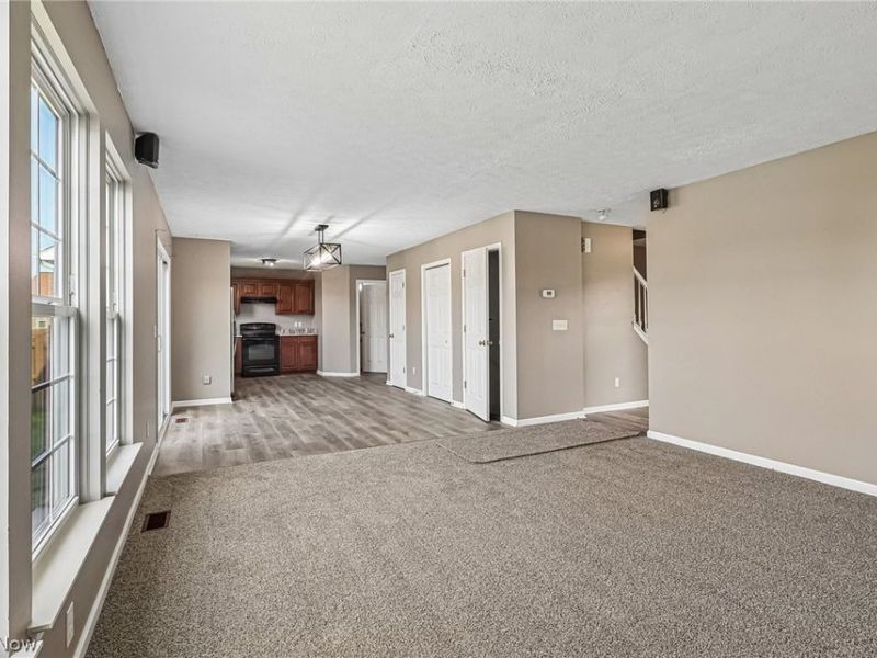 38210 Kingston Drive, North Ridgeville, OH 44039 Photo 10