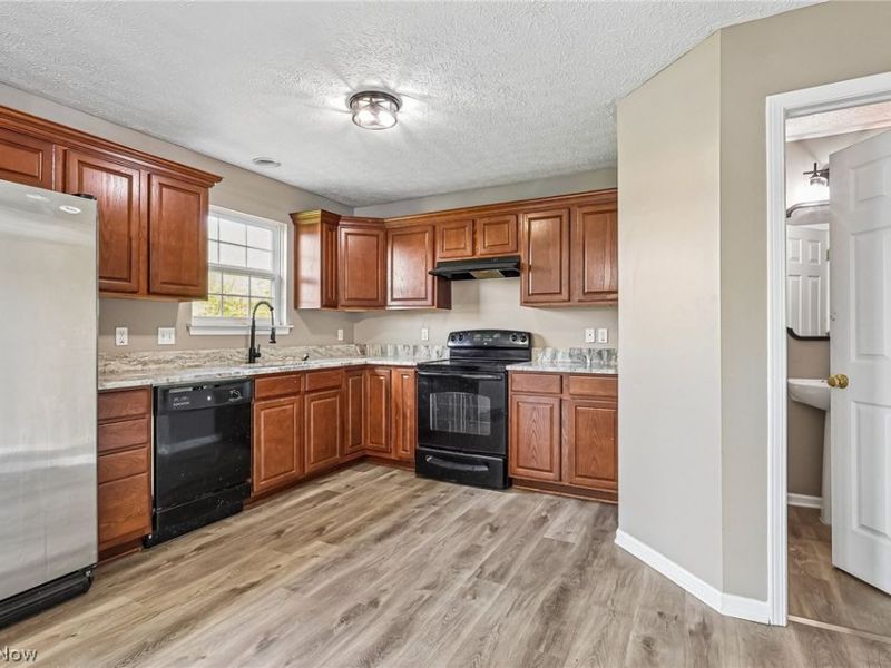 38210 Kingston Drive, North Ridgeville, OH 44039 Photo 14