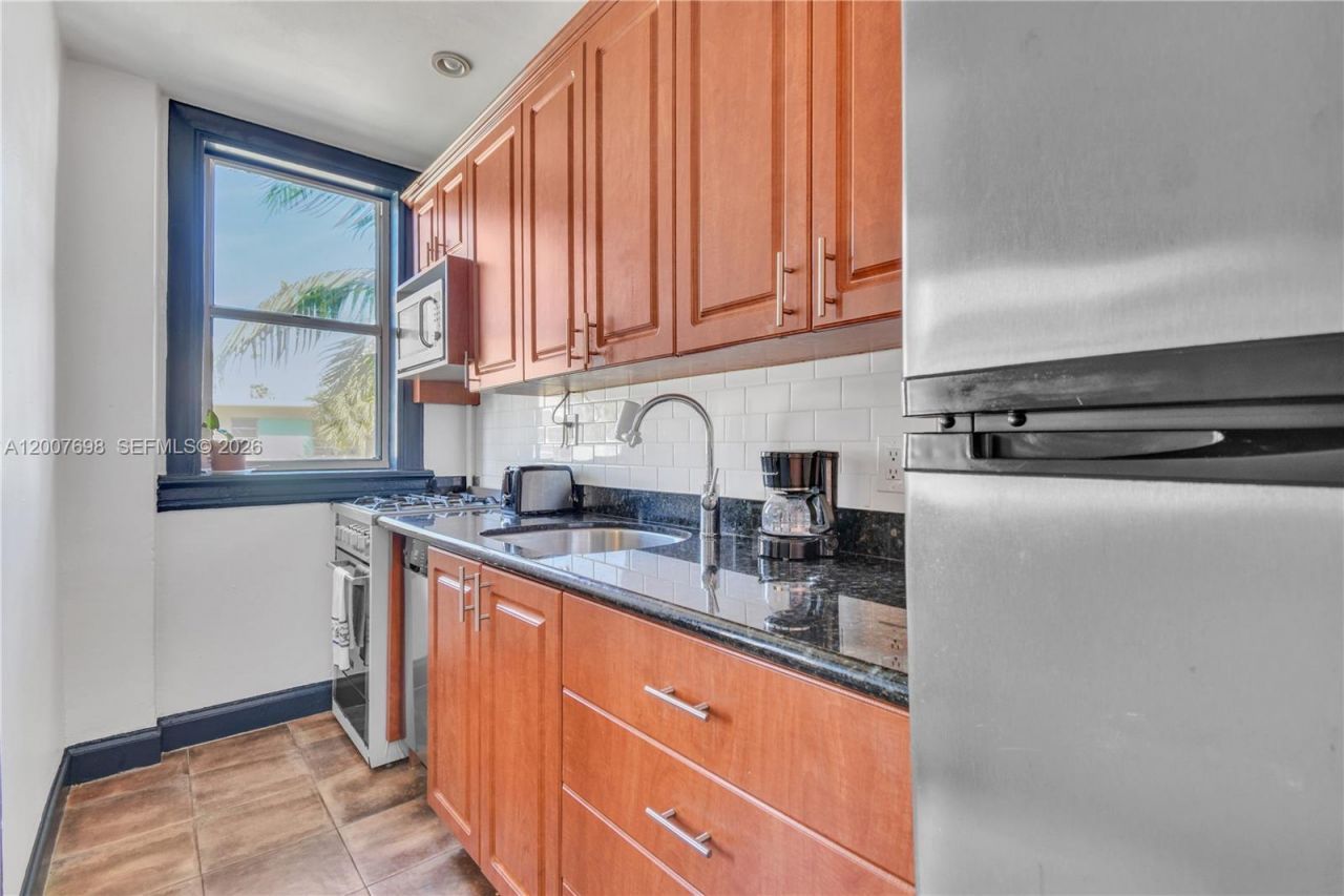 900 16th St, Unit 201, Miami Beach, FL 33139 Photo