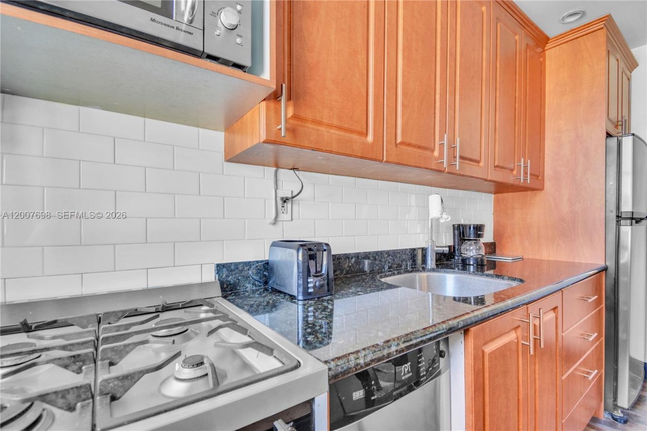 900 16th St, Unit 201, Miami Beach, FL 33139 Photo