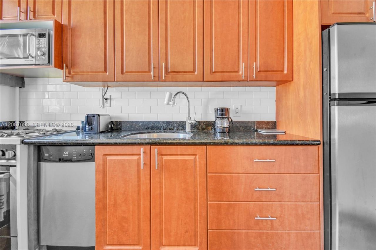 900 16th St, Unit 201, Miami Beach, FL 33139 Photo