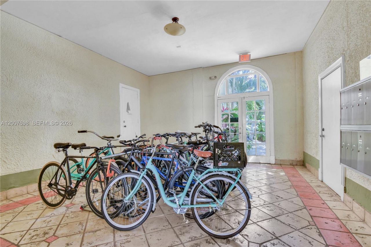 900 16th St, Unit 201, Miami Beach, FL 33139 Photo