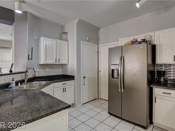 2518 Lord Orville Court, North Las Vegas, NV 89031