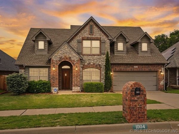 1004 W Elmira Street , Broken Arrow, OK 74012