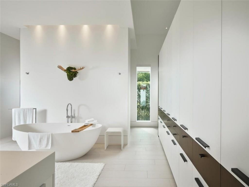 1218 14th Ave N, Naples, FL 34102 Photo