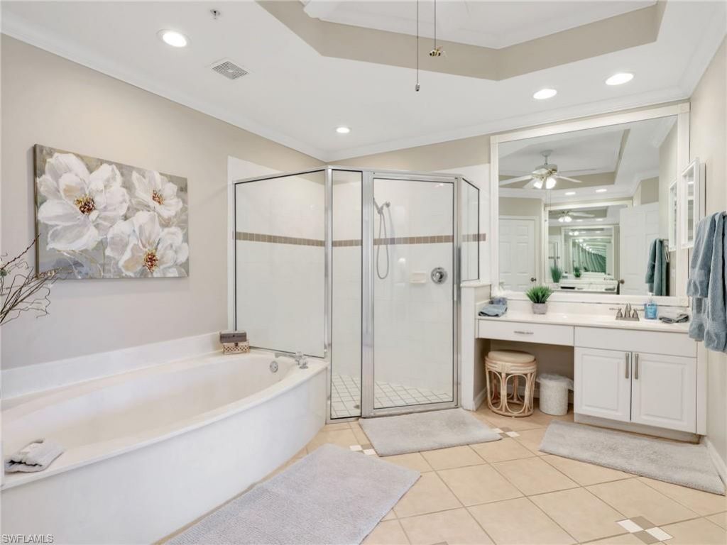 2130 Aberdeen Ln, Unit 9-102, Naples, FL 34109 Photo