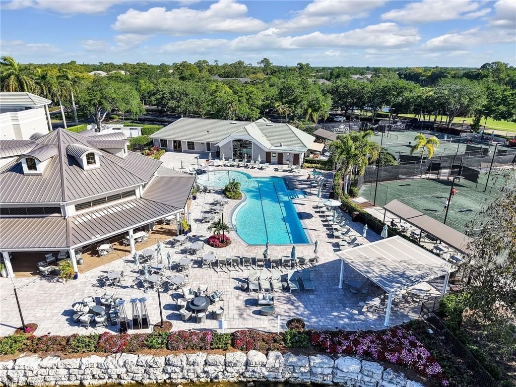 2130 Aberdeen Ln, Unit 9-102, Naples, FL 34109 Photo