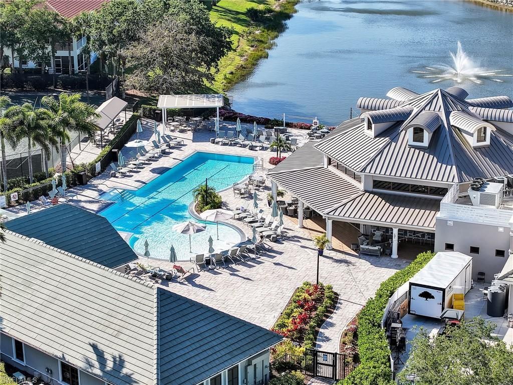 2130 Aberdeen Ln, Unit 9-102, Naples, FL 34109 Photo