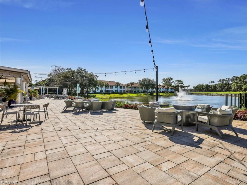 2130 Aberdeen Ln, Unit 9-102, Naples, FL 34109 Photo