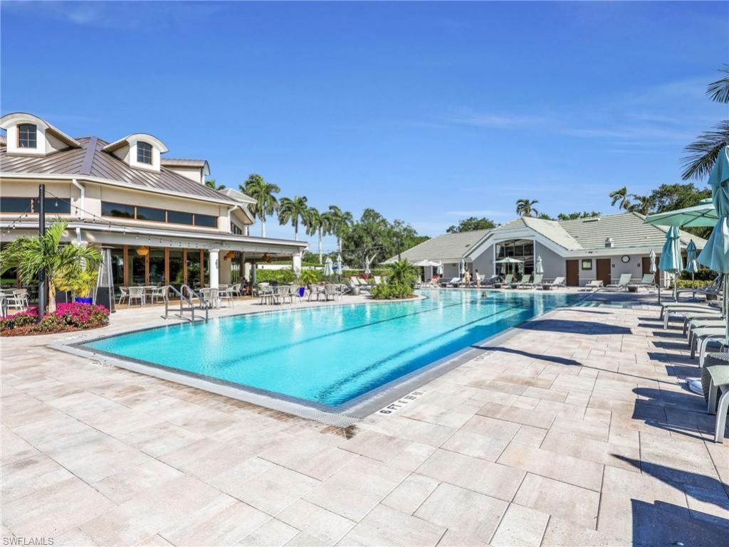 2130 Aberdeen Ln, Unit 9-102, Naples, FL 34109 Photo