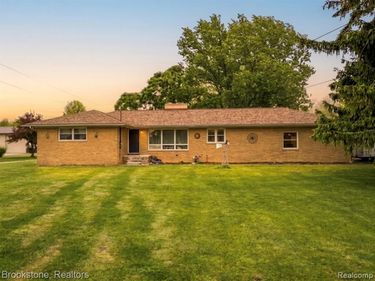 2595 Yargerville Road, La Salle Twp, MI 48145