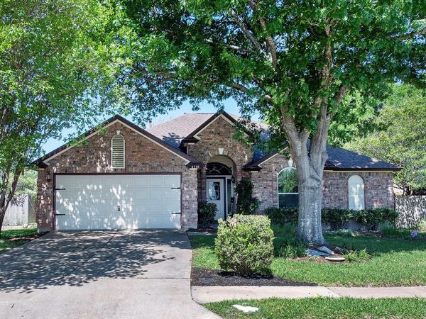 8318 Glen Canyon DR, Round Rock, TX 78681