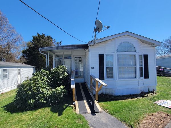 134 E , Groton, CT 06340