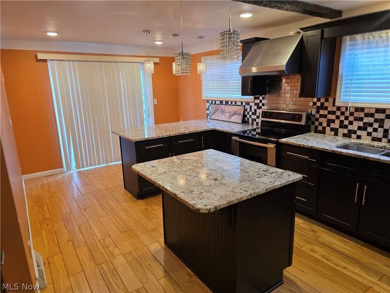 5820 Wilson Mills Road, Highland Hills, OH 44143 Photo 5