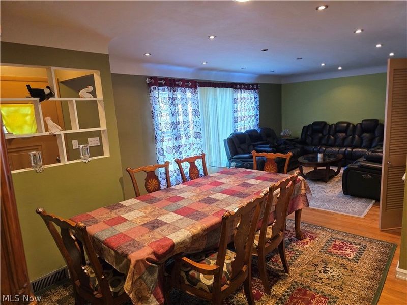 5820 Wilson Mills Road, Highland Hills, OH 44143 Photo 8