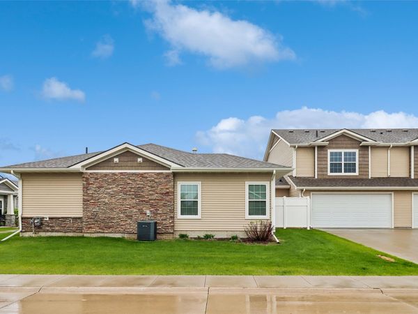 8968 Jem Lane, West Des Moines, IA 50266