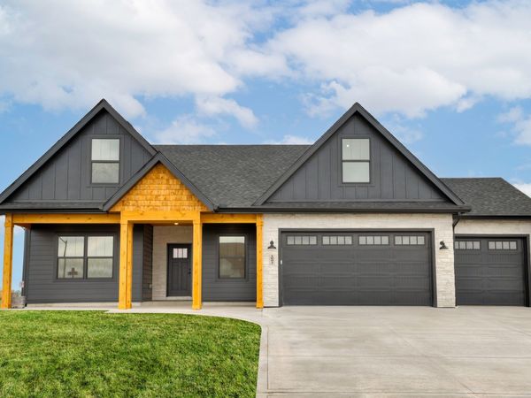 1092 SW Cattail Road , Grimes, IA 50111