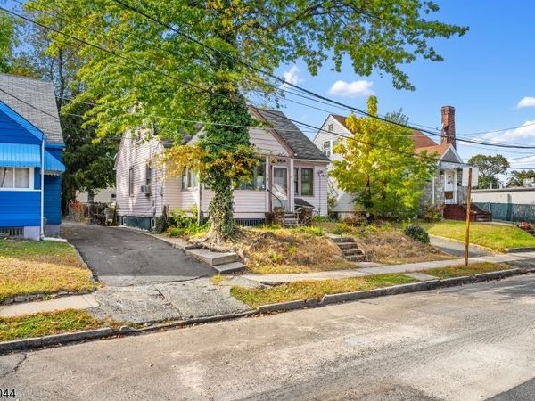 15 Victor Pl, Irvington, NJ 07111
