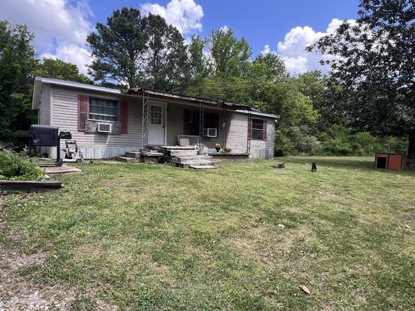 616 Powell St , Paris, TN 38242