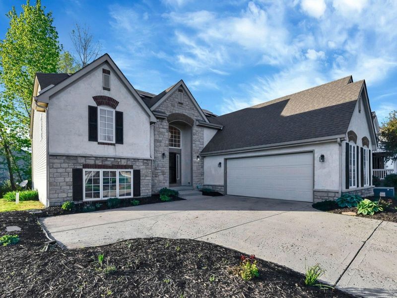 8142 Bellow Park Drive , Reynoldsburg, OH 43068 Photo 2