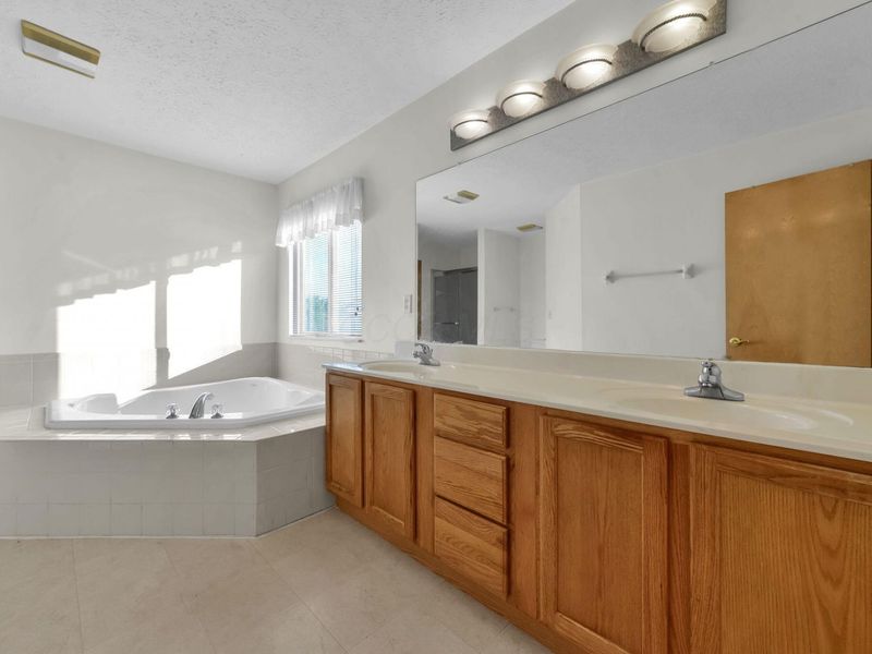 8142 Bellow Park Drive , Reynoldsburg, OH 43068 Photo 32