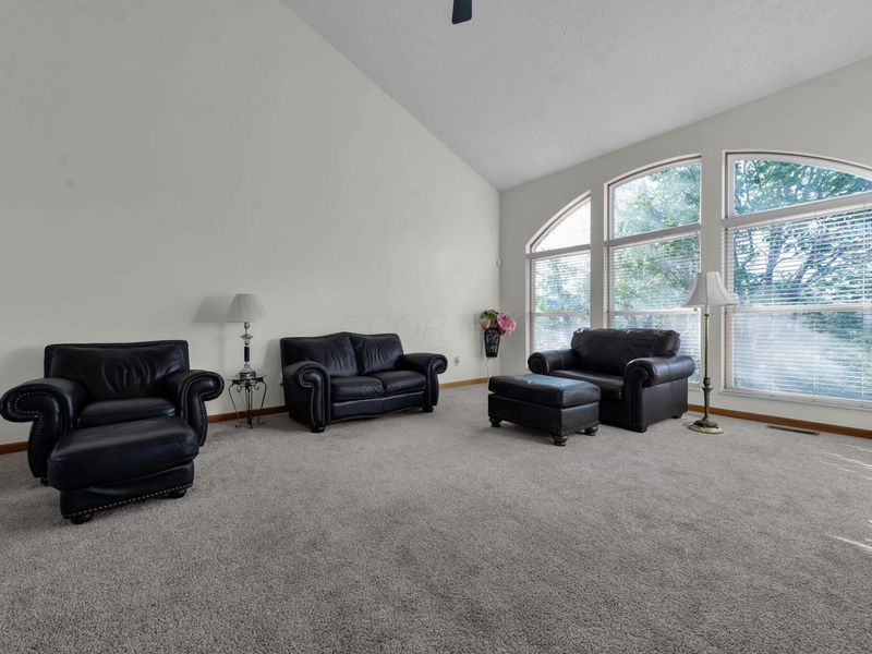 8142 Bellow Park Drive , Reynoldsburg, OH 43068 Photo 8
