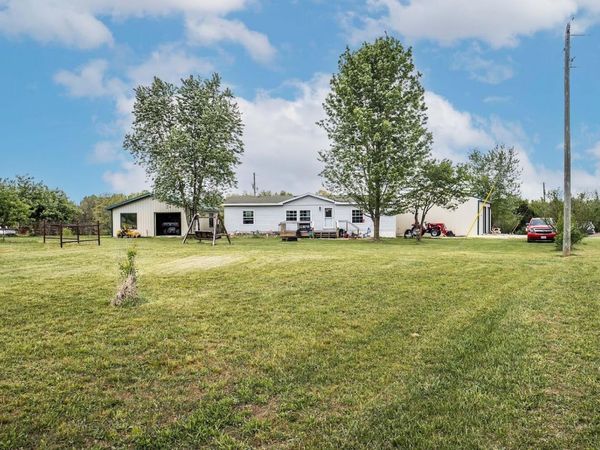 163 Country Meadows Drive , Seymour, MO 65746
