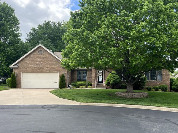 3700 E Dartmoor Court, Springfield, MO 65802
