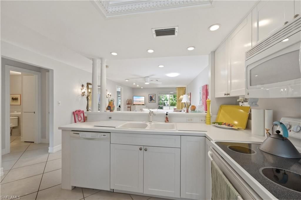 5579 Rattlesnake Hamm Rd, Unit B7, Naples, FL 34113 Photo