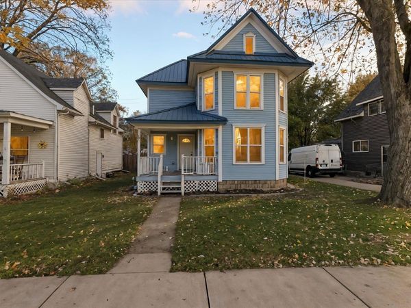 117 Wright Avenue E, Shepherd, MI 48883