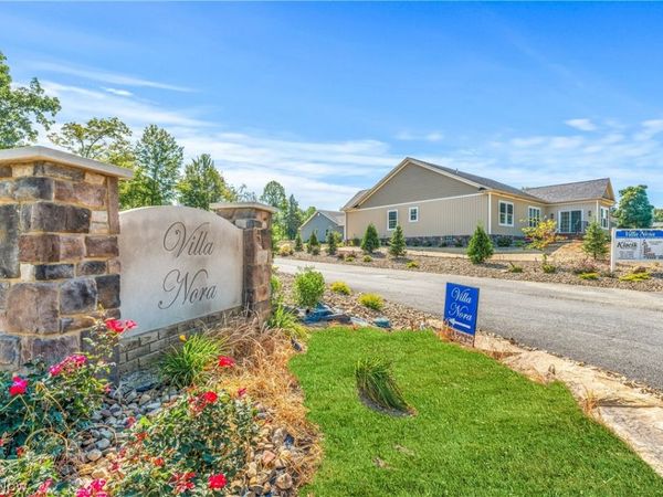 4537 Wyatt Way, Poland, OH 44514