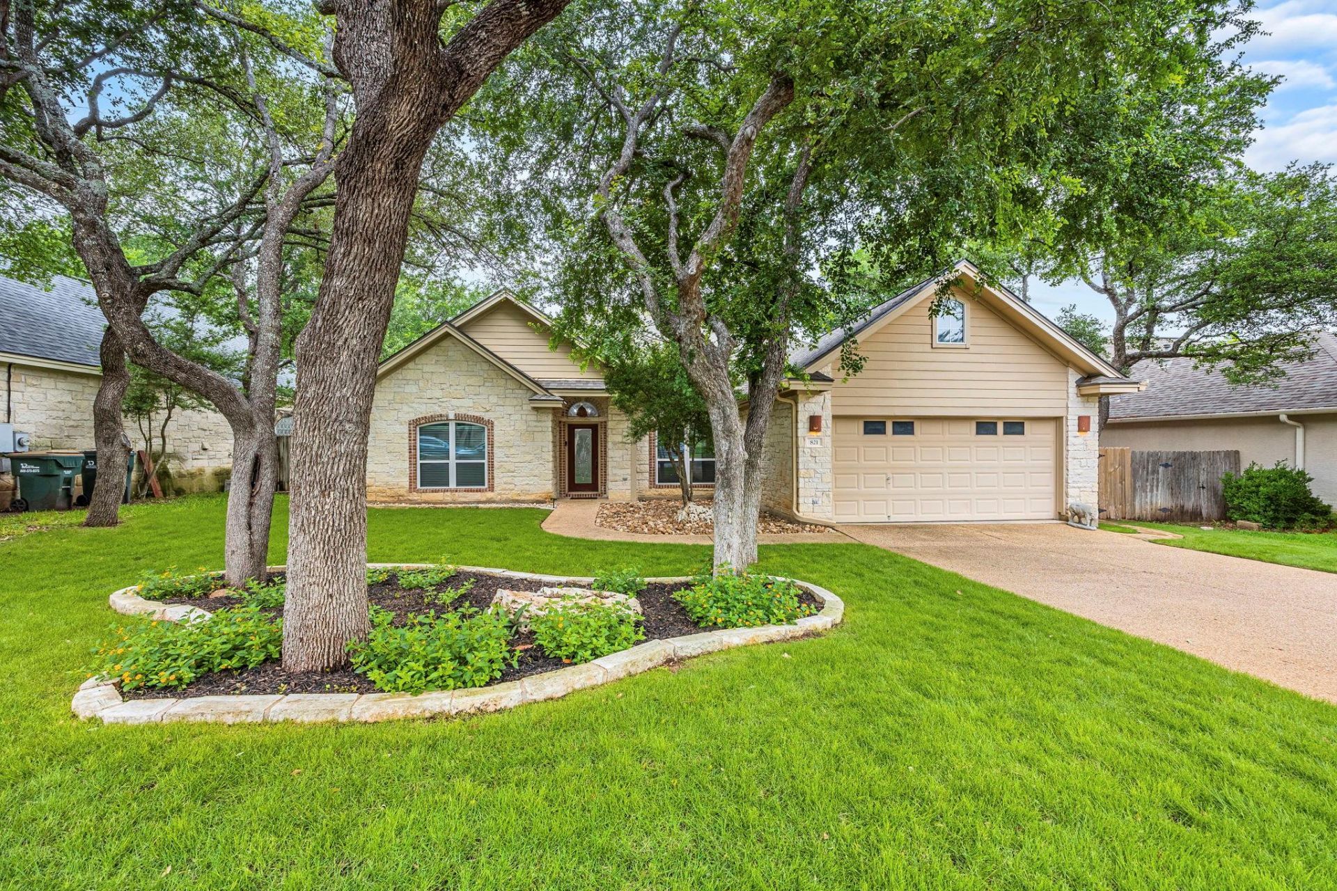 821 Wagon Wheel Trl, Georgetown, TX 78628 Main Photo