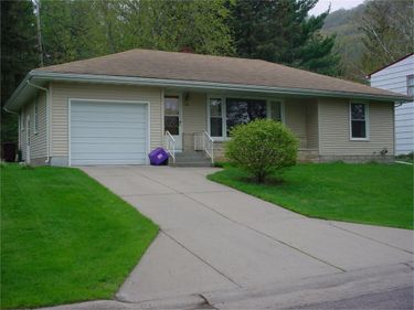 1319 Lakeview Avenue , Winona, MN 55987