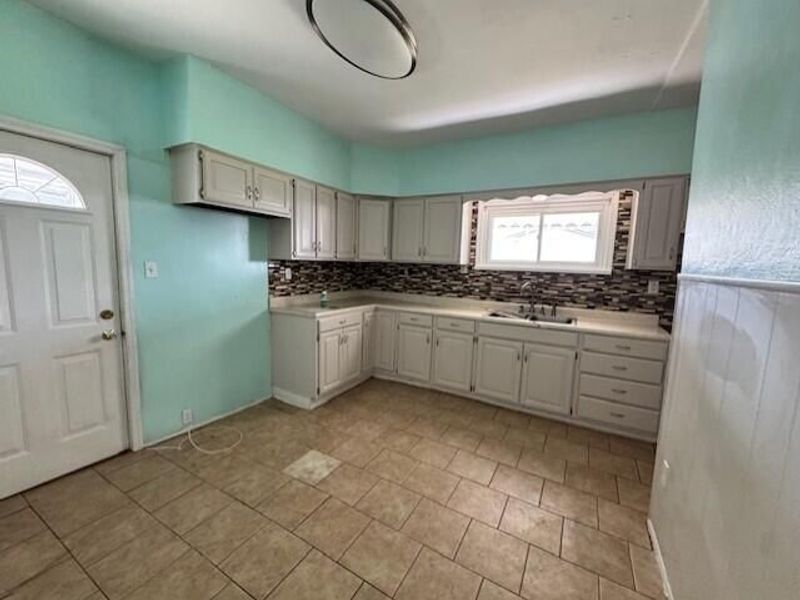 127 E 42nd Street, Covington, KY 41015 Photo 3