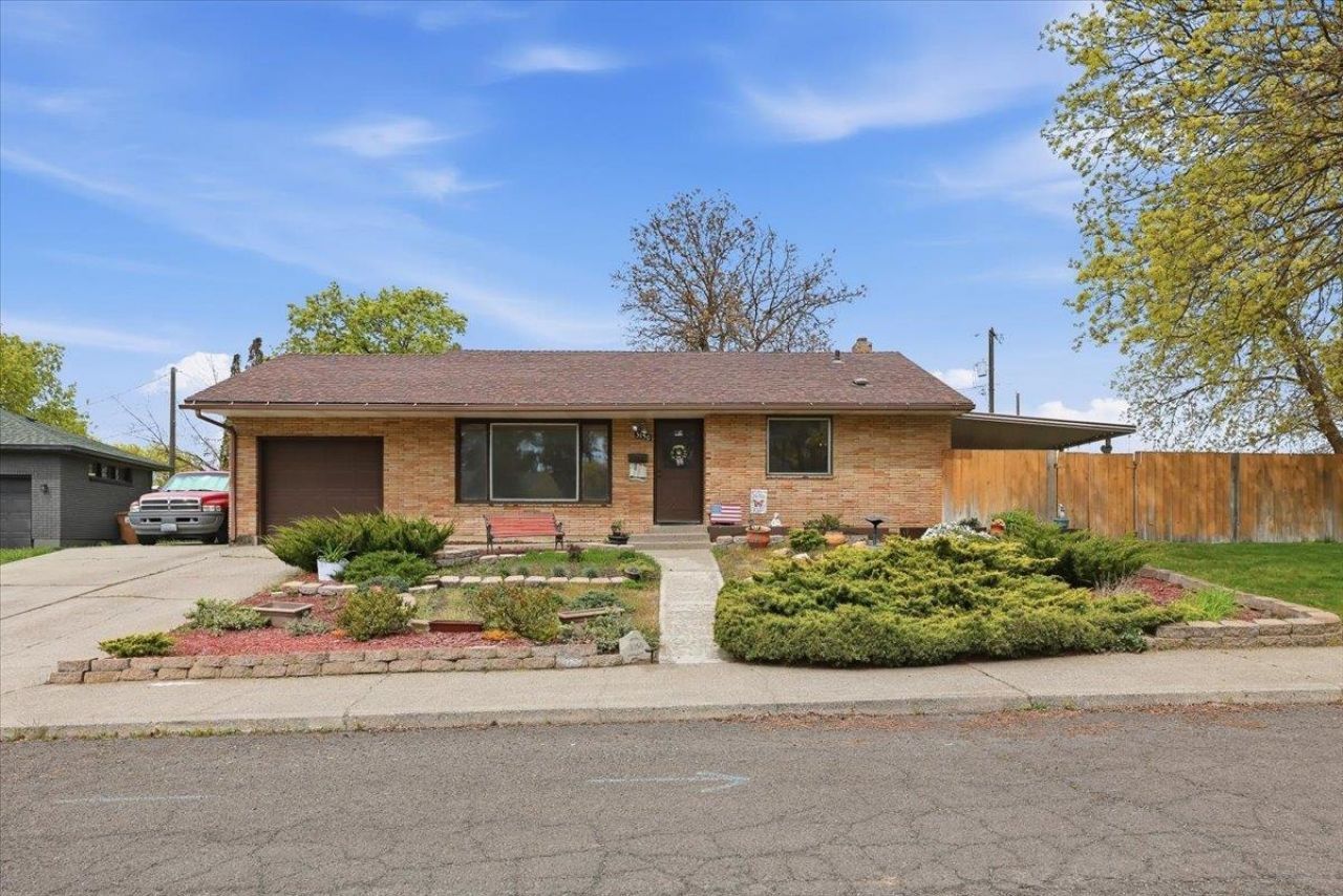 3150 W Queen Pl primary photo