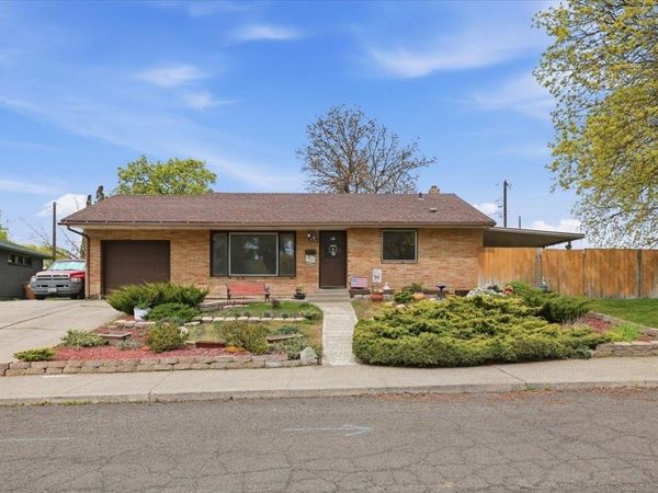 3150 W Queen Pl, Spokane, WA 99205