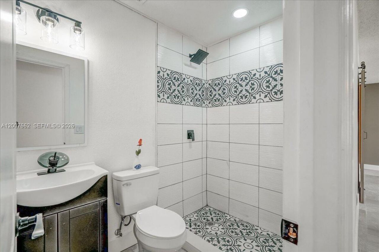 1480 W 36th St, Riviera Beach, FL 33404 Photo