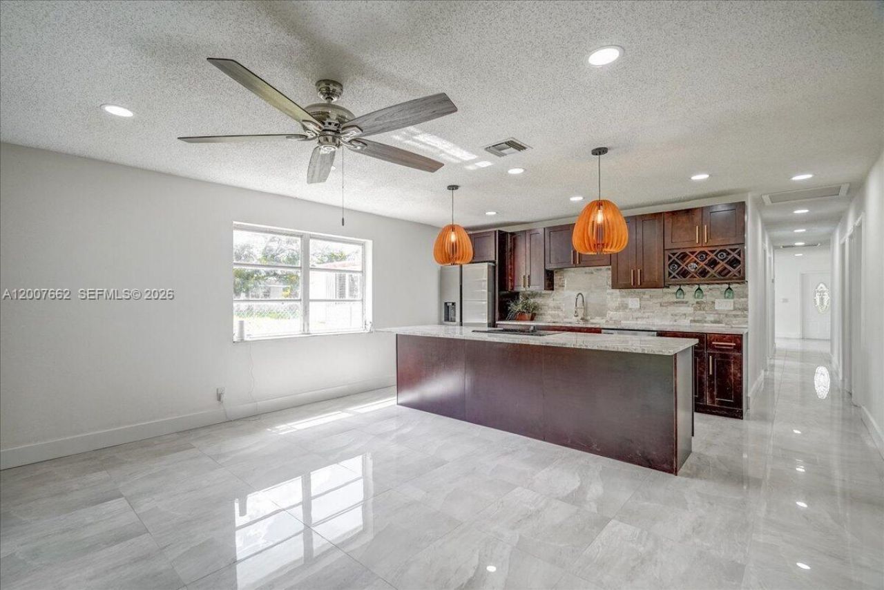 1480 W 36th St, Riviera Beach, FL 33404 Photo