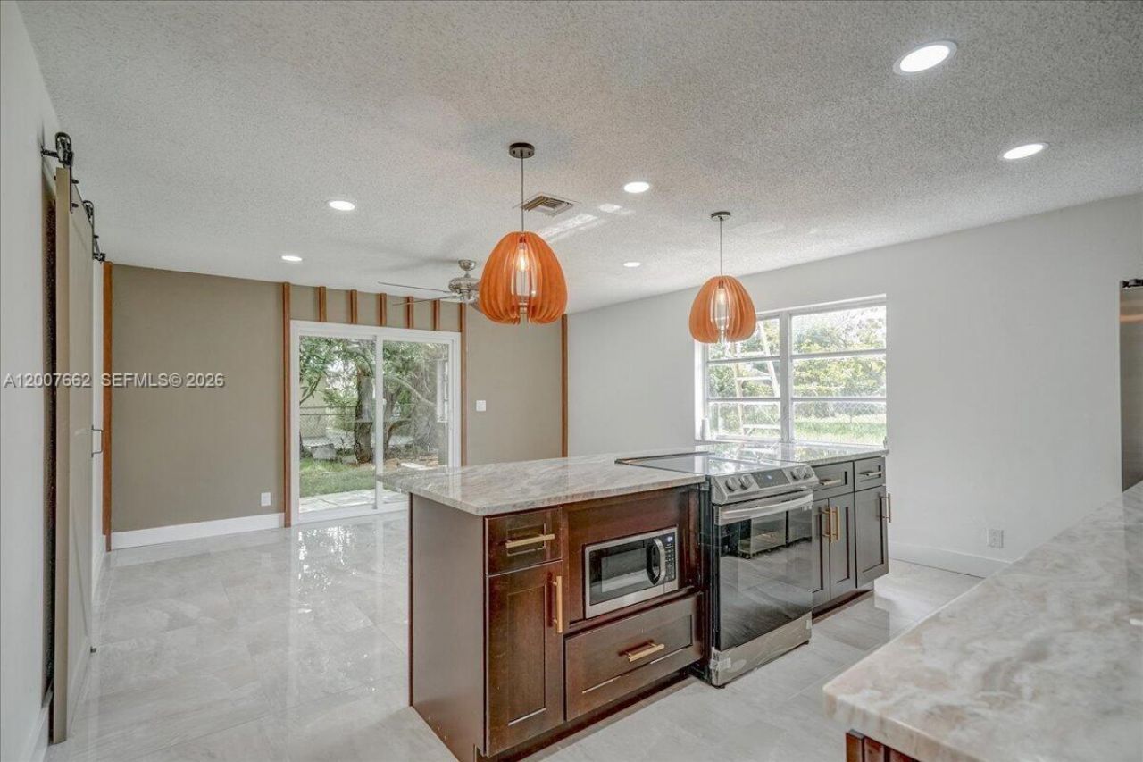 1480 W 36th St, Riviera Beach, FL 33404 Photo