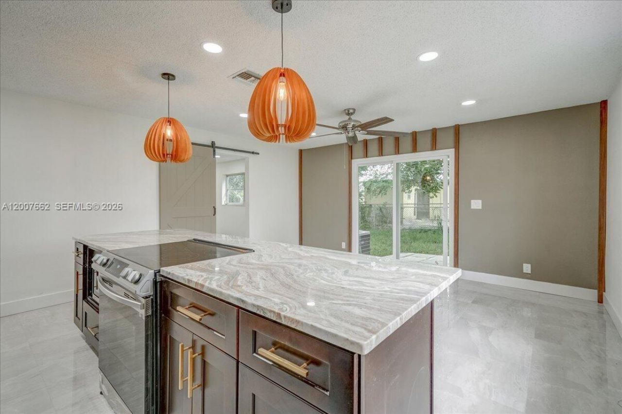 1480 W 36th St, Riviera Beach, FL 33404 Photo