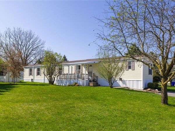 409 Mountain Ash Dr. , Canandaigua, NY 14424