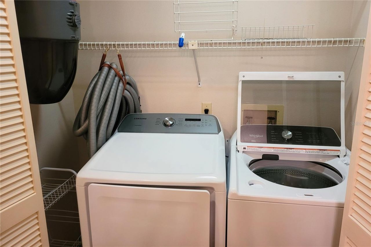 5071 Barrington Circle, Unit 1602, Sarasota, FL 34234 Photo
