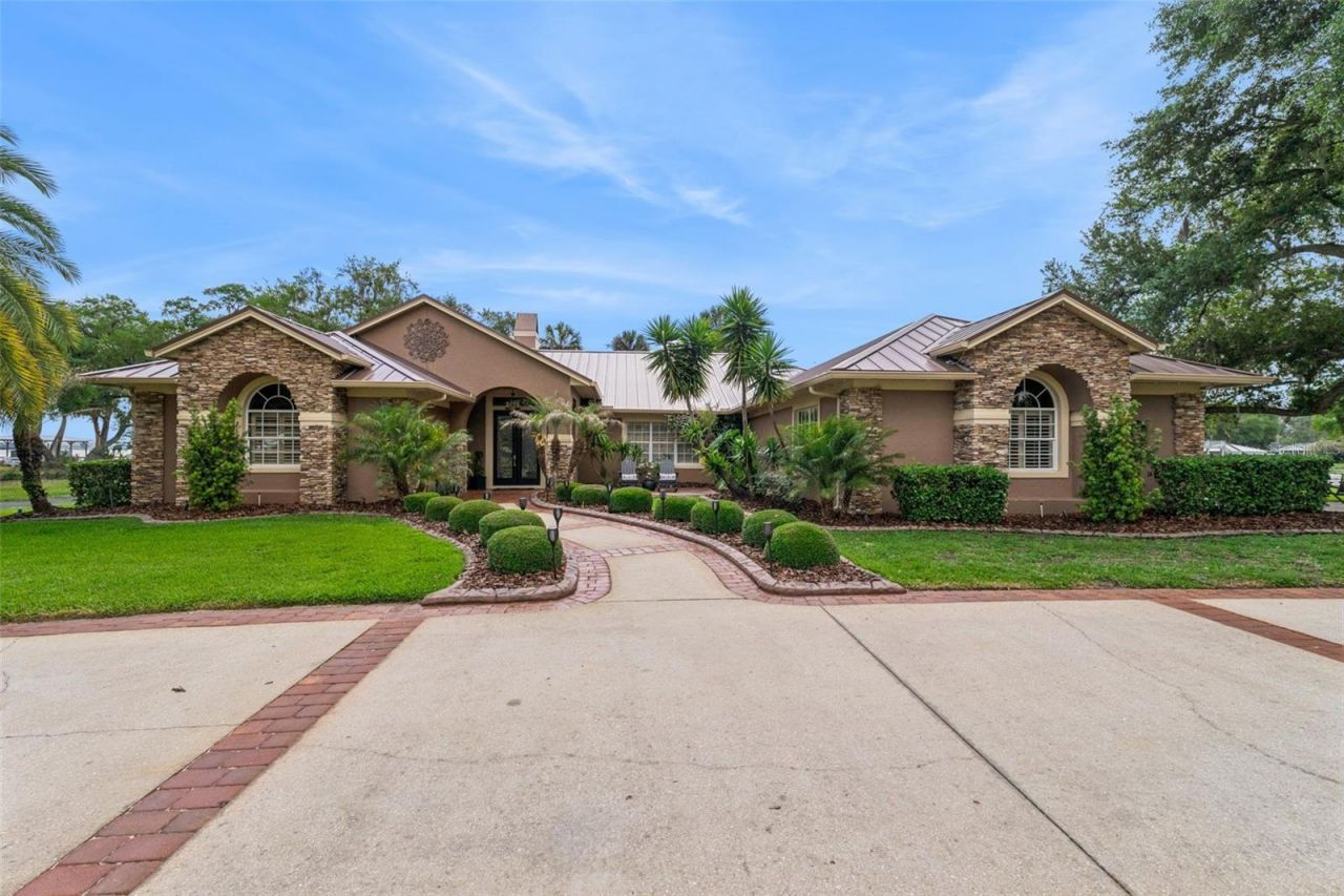 29650 Squirrel Point Road, Tavares, FL 32778 Photo