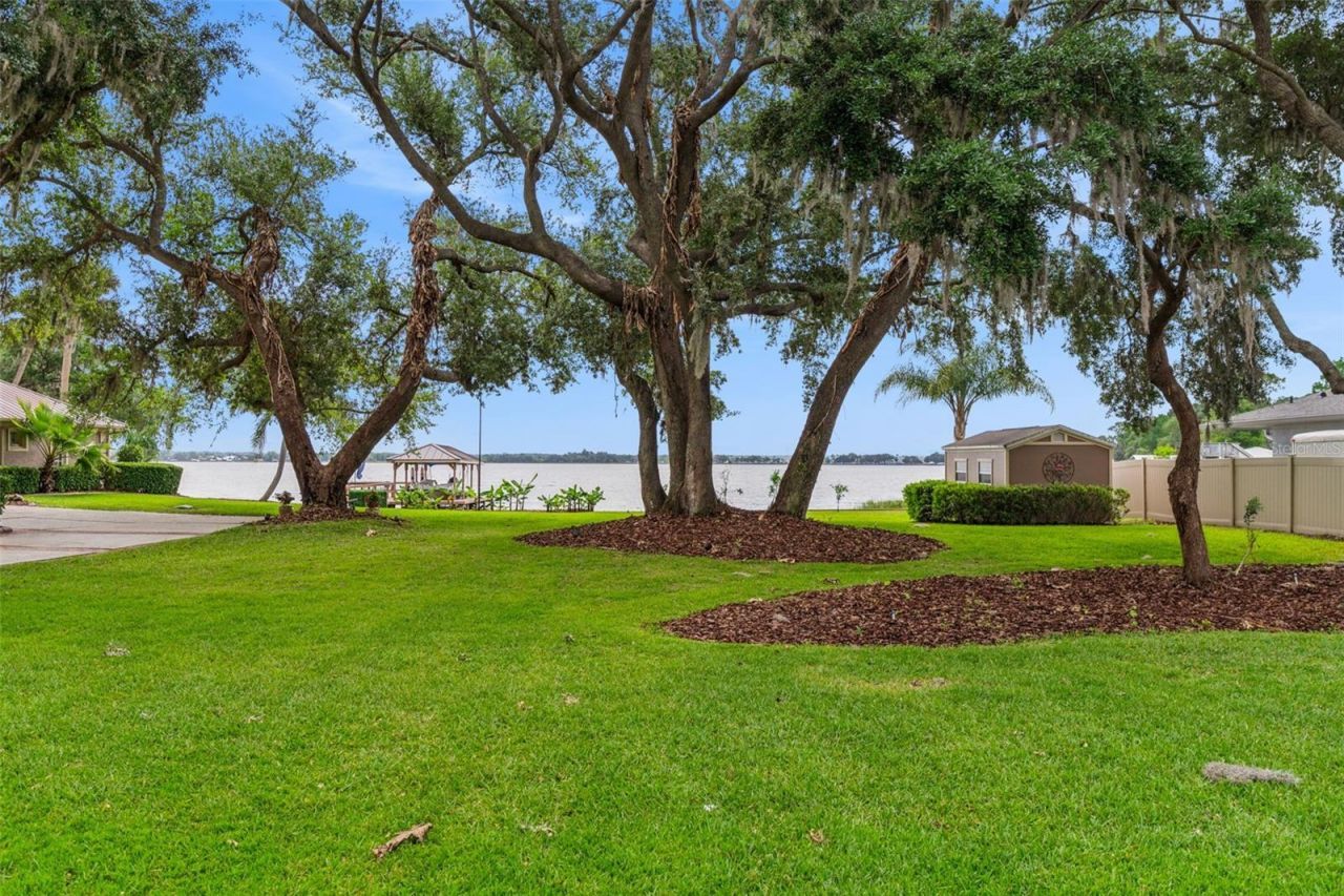 29650 Squirrel Point Road, Tavares, FL 32778 Photo