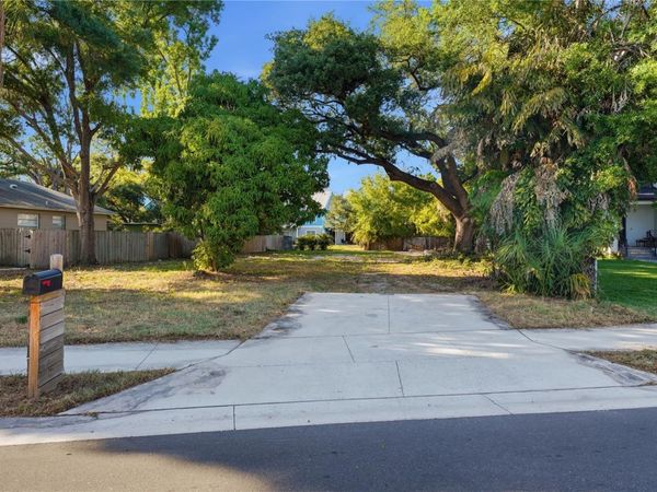 2929 W AVERILL AVENUE , TAMPA, FL 33611